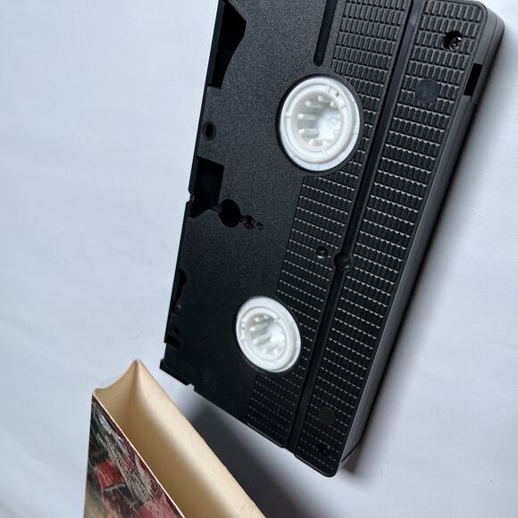 Army of Darkness VHS Tape Bruce Campbell Raimi Horror Wonderful Shape Shrinkwrap - Picture 7 of 7